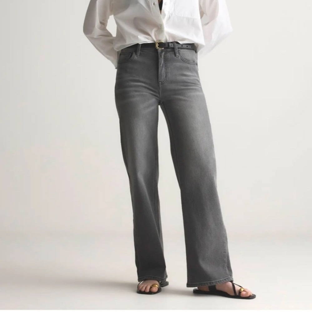 Quince Bella Stretch Relaxed Straight Jeans Stonewash Grey High Rise Size 32x28